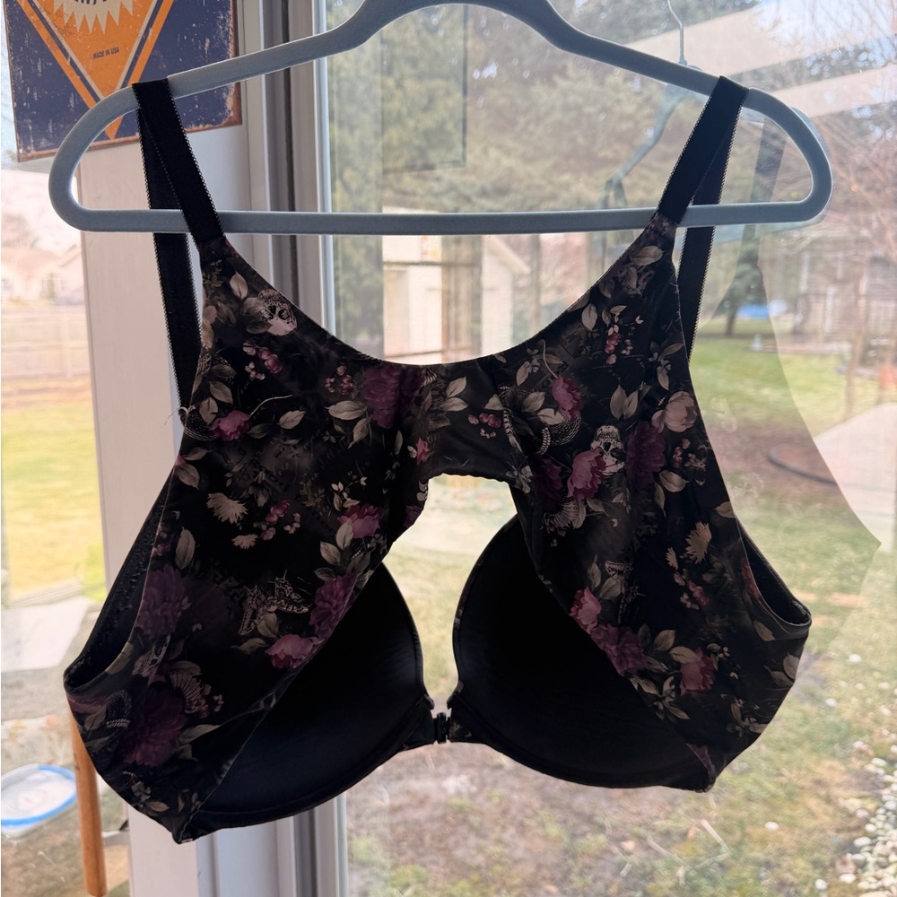 torrid Black Floral Front-Closure Underwire Bra - Picture 3 of 4